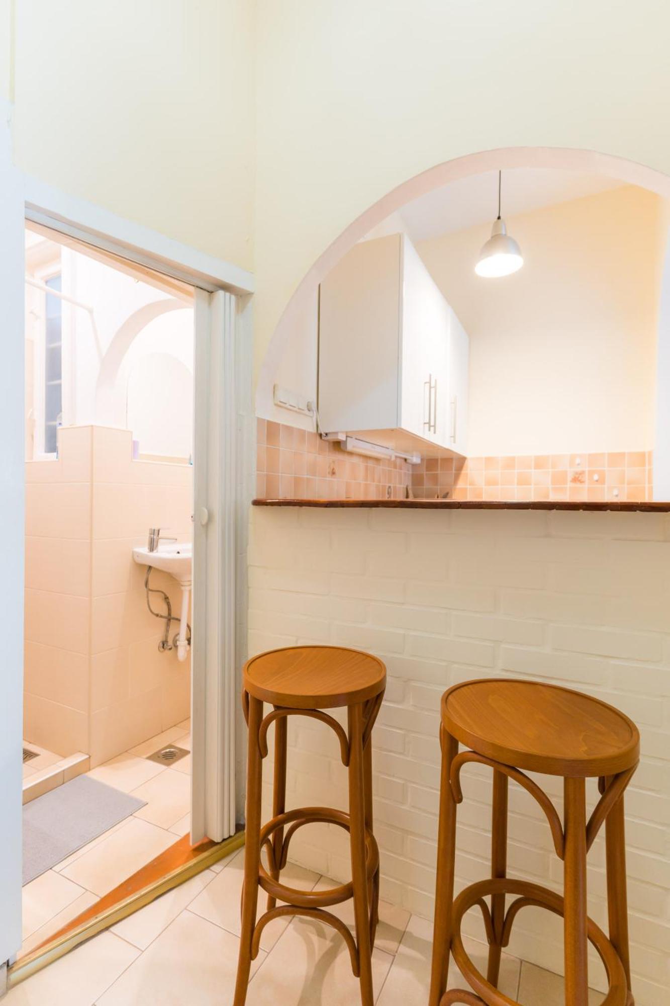 Sunny Studio With Balcony In Party District Budapest Kültér fotó