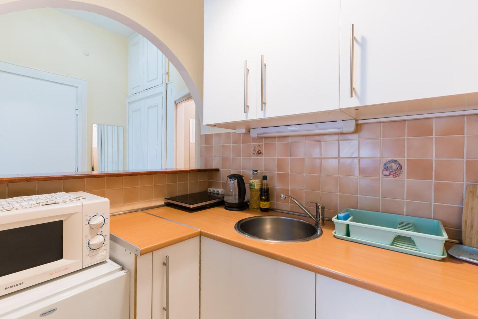 Sunny Studio With Balcony In Party District Budapest Kültér fotó